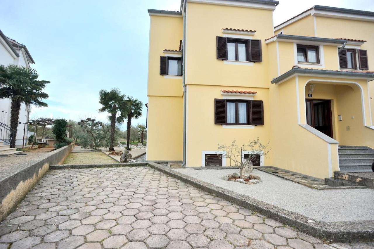 Apartment Vinja Porec - Privat Garden - Whirlpool Экстерьер фото