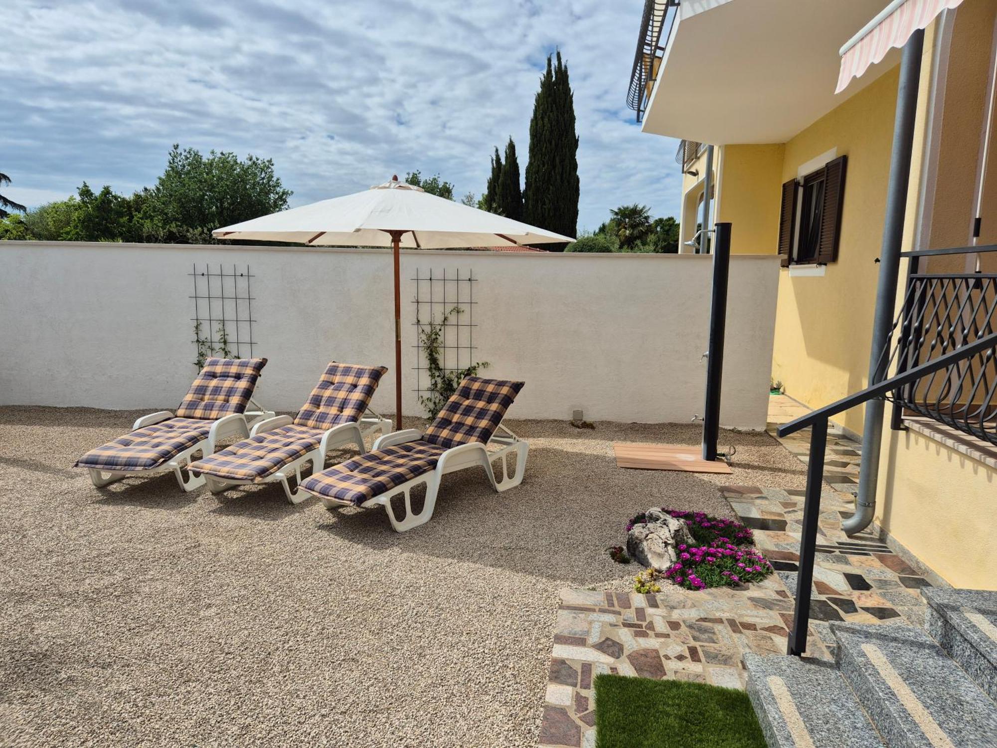 Apartment Vinja Porec - Privat Garden - Whirlpool Экстерьер фото