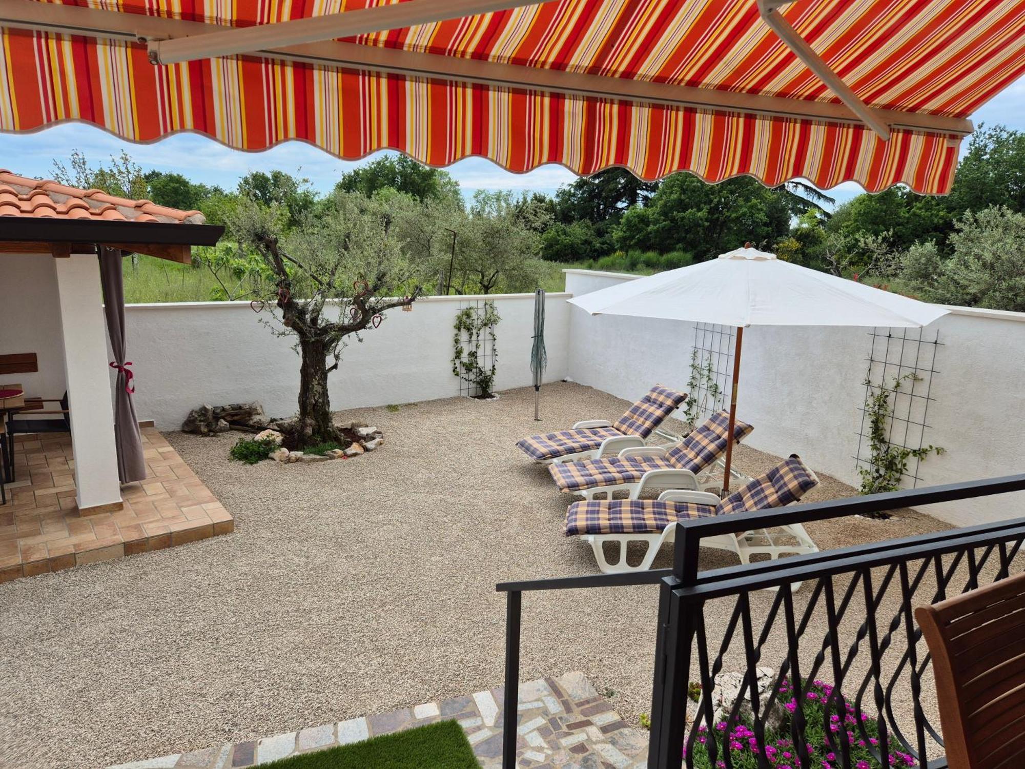 Apartment Vinja Porec - Privat Garden - Whirlpool Экстерьер фото
