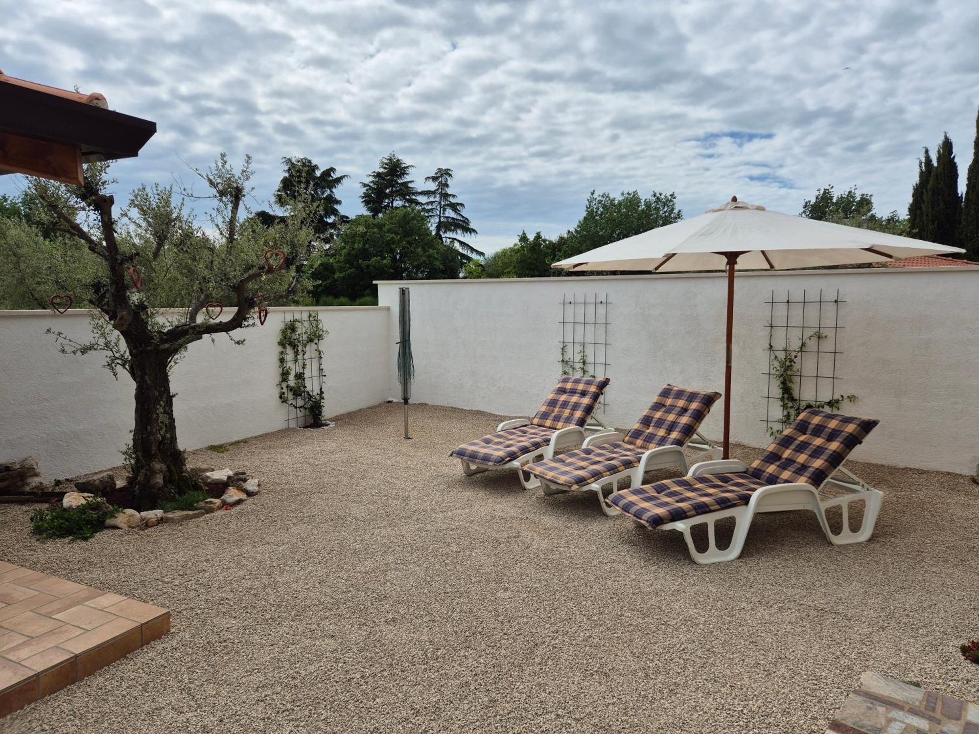 Apartment Vinja Porec - Privat Garden - Whirlpool Экстерьер фото