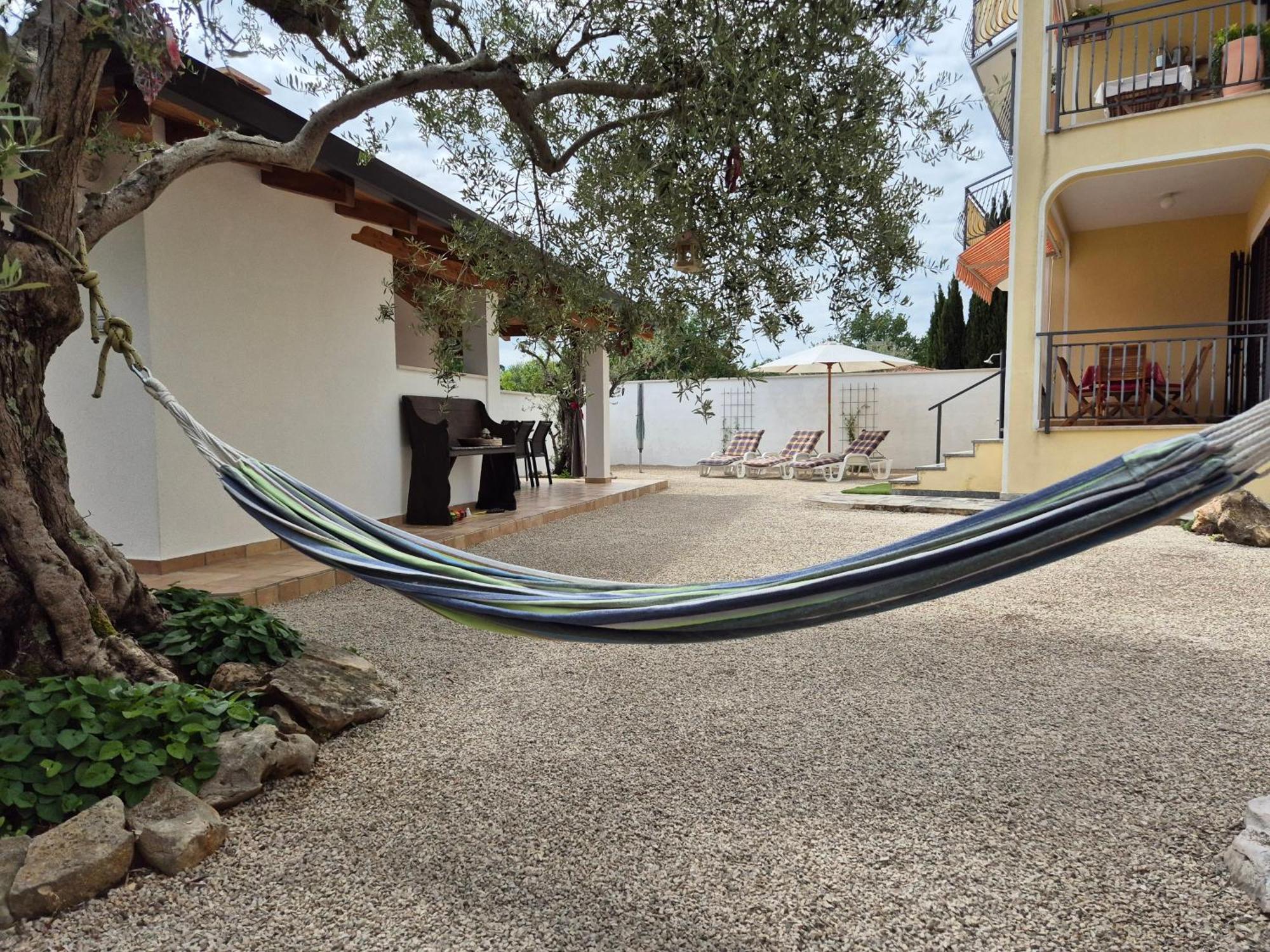 Apartment Vinja Porec - Privat Garden - Whirlpool Экстерьер фото